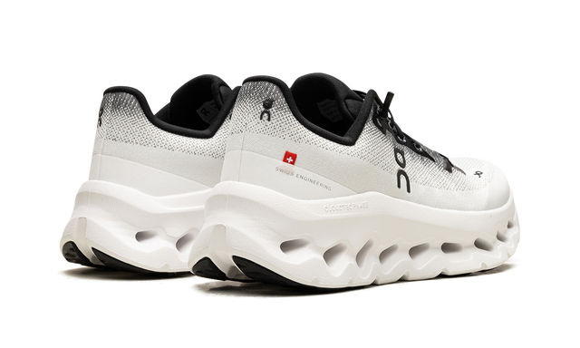 Cloudtilt Black/Ivory