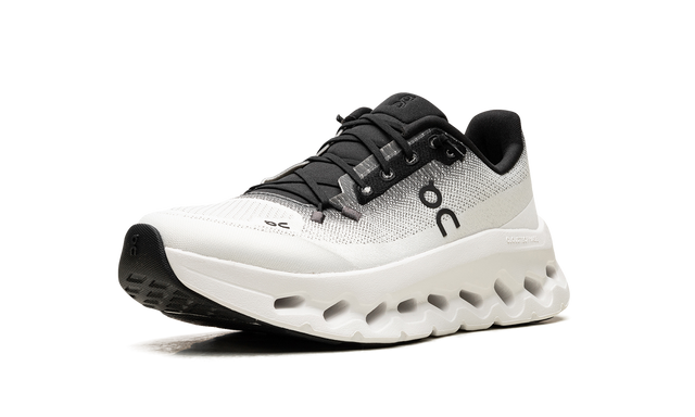 Cloudtilt Black/Ivory