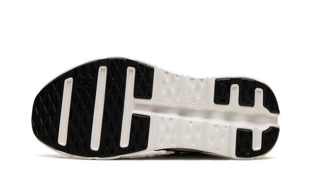 Cloudtilt Black/Ivory